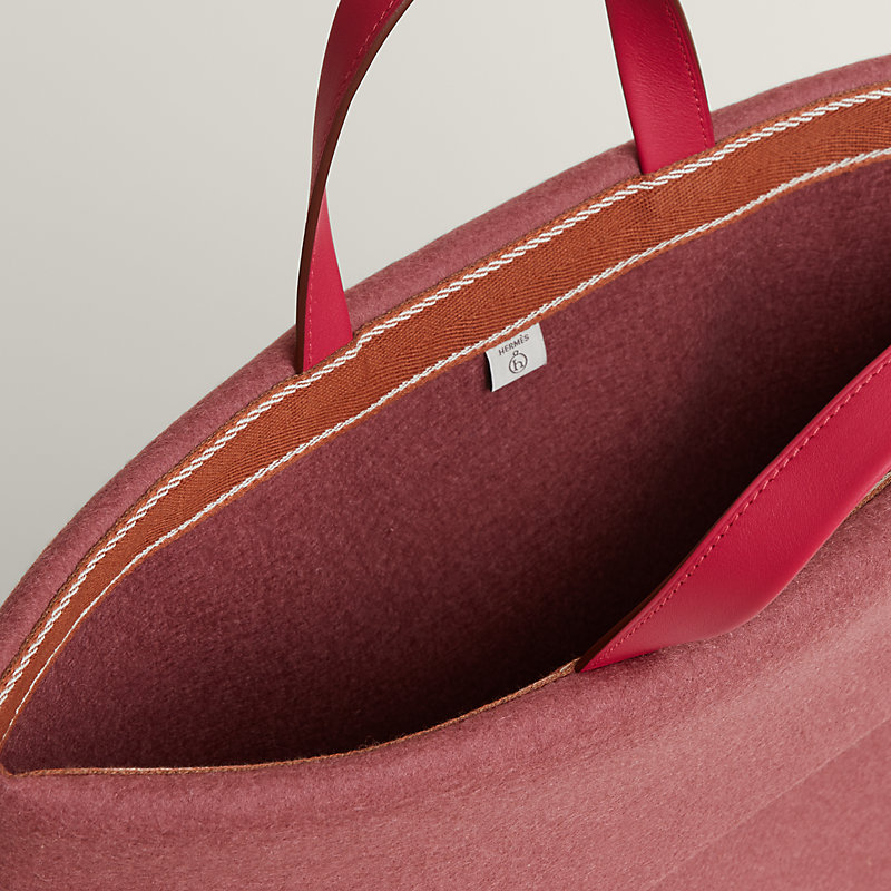 バッグ 《ラ・マン・ダン・ル・サック》 | Hermès - エルメス-公式サイト